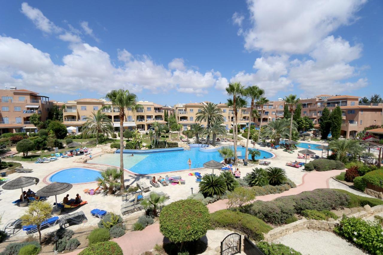 Limnaria Gardens Two Bedroom Apartment With Balcony Paphos Eksteriør bilde
