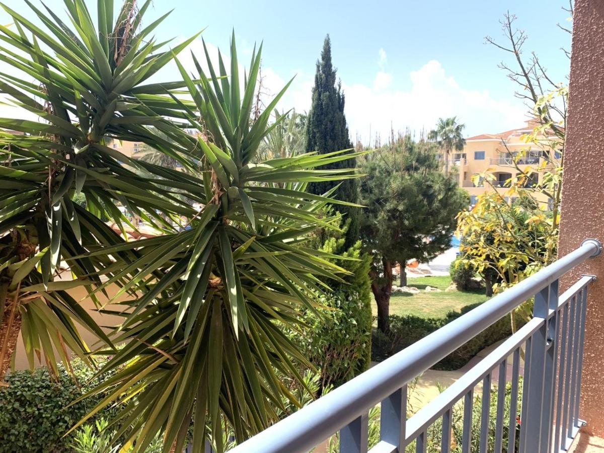 Limnaria Gardens Two Bedroom Apartment With Balcony Paphos Eksteriør bilde