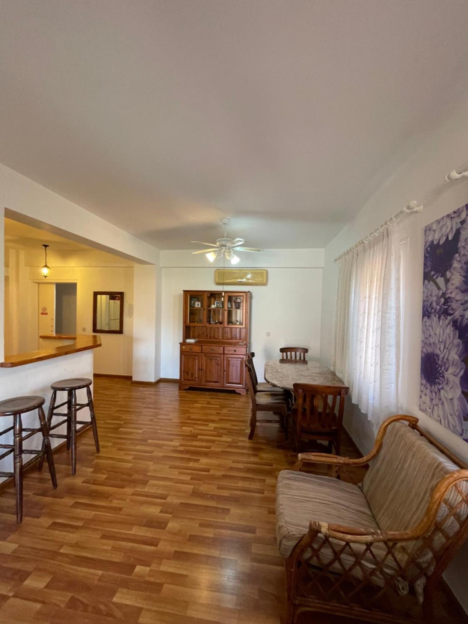 Limnaria Gardens Two Bedroom Apartment With Balcony Paphos Eksteriør bilde