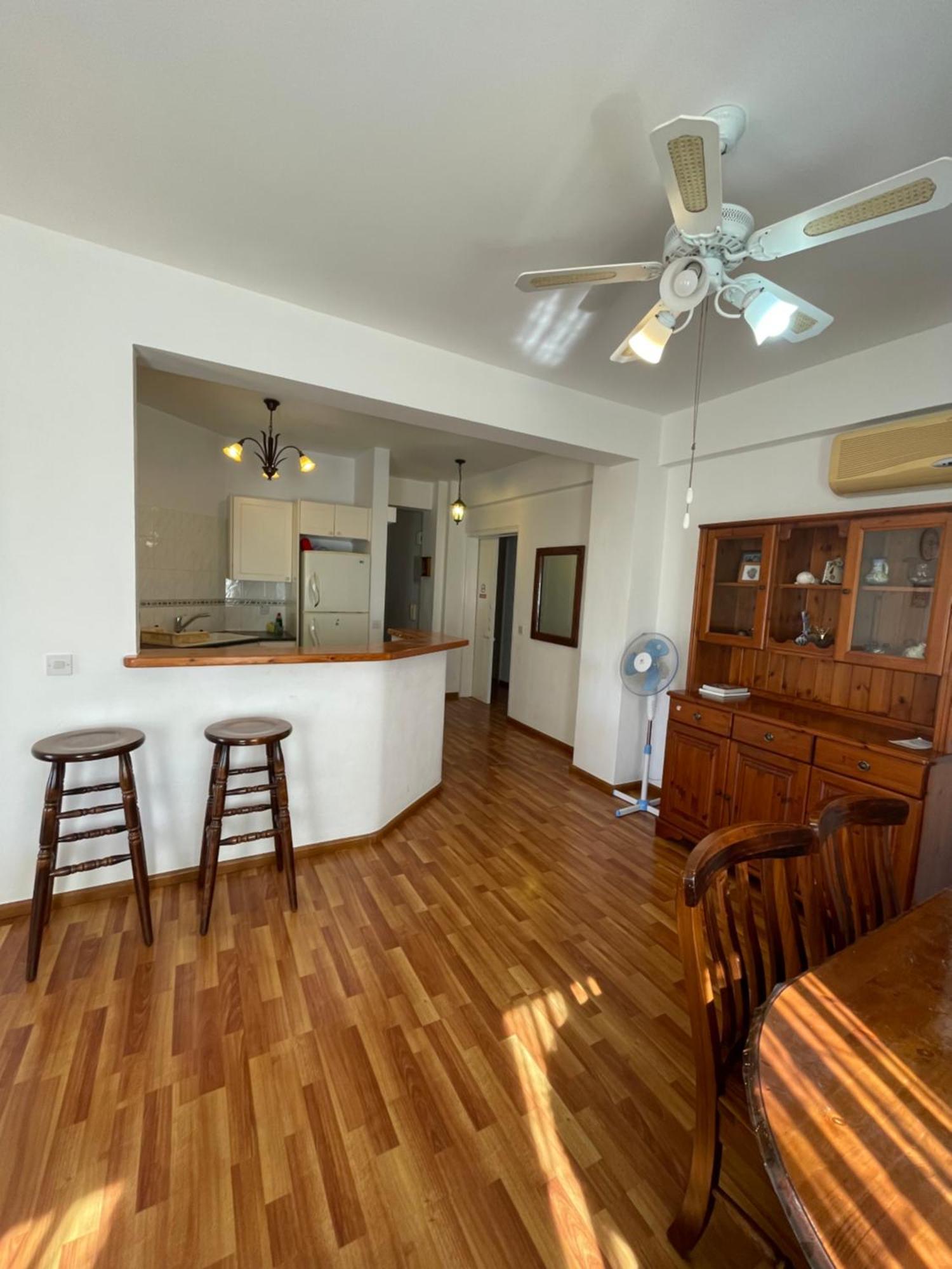 Limnaria Gardens Two Bedroom Apartment With Balcony Paphos Eksteriør bilde