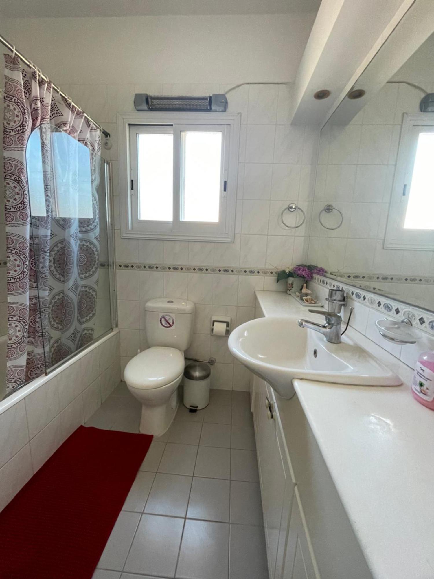 Limnaria Gardens Two Bedroom Apartment With Balcony Paphos Eksteriør bilde