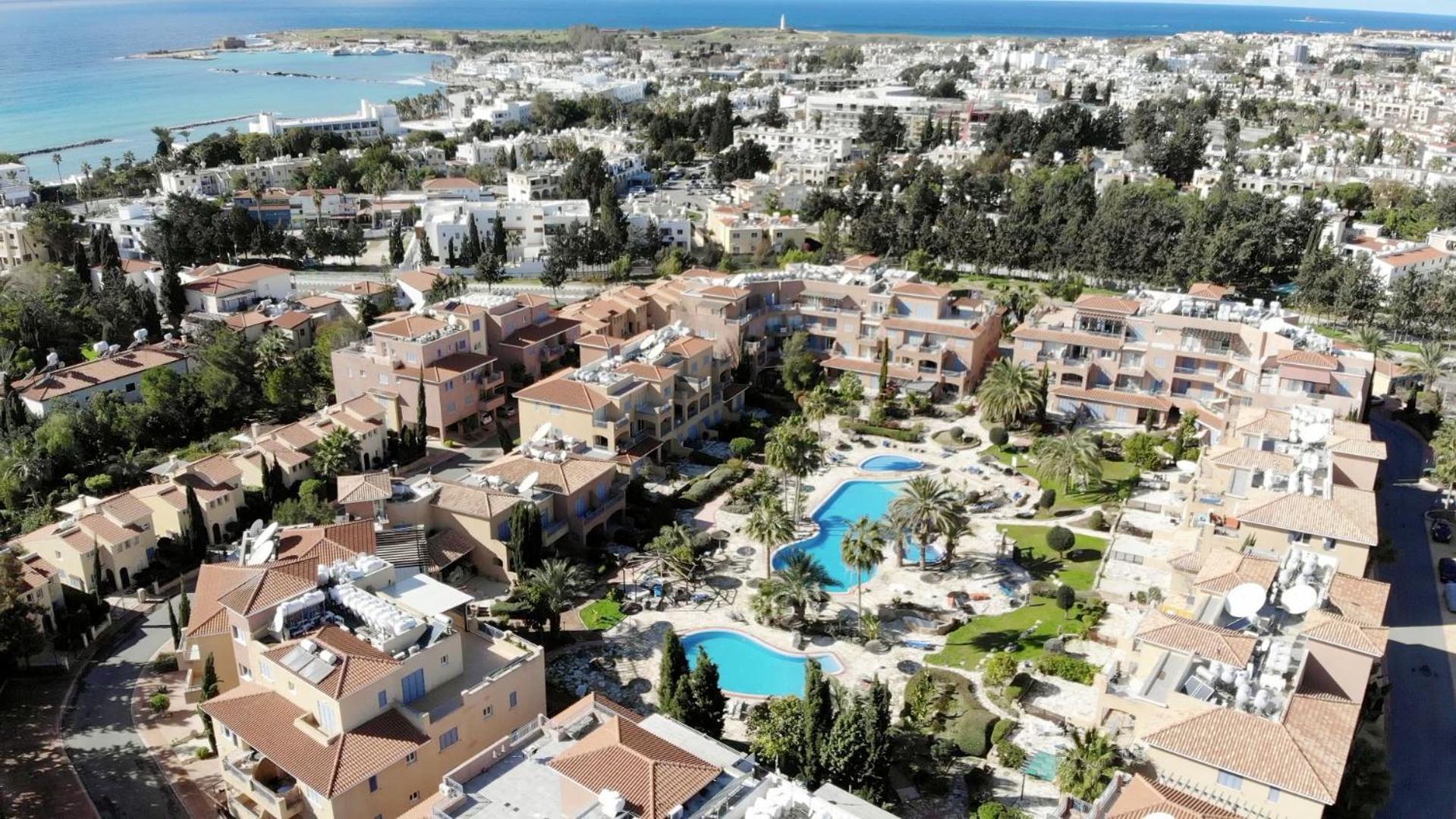 Limnaria Gardens Two Bedroom Apartment With Balcony Paphos Eksteriør bilde